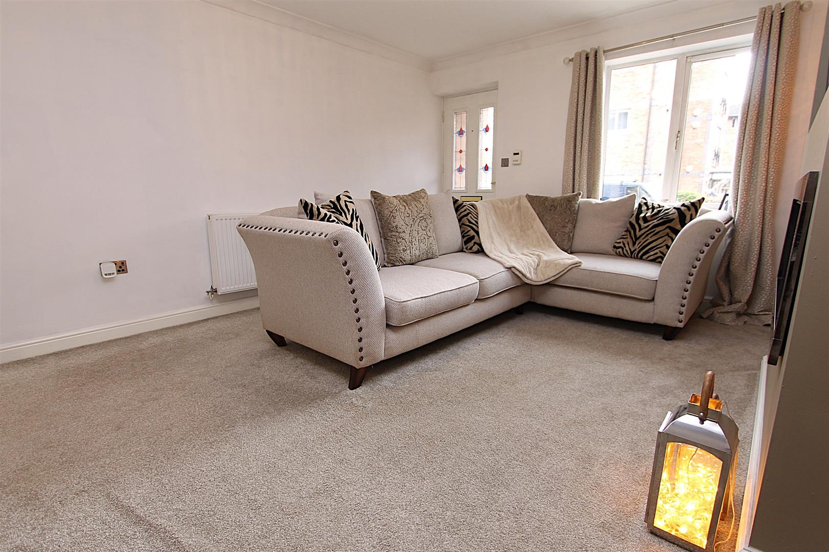 2 bed property in Round Hill Wharf, Kidderminster